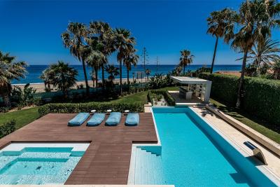Současná přední pláž Villa Marbella
